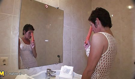 یک توریست شلوغ در حمام ساحل مشاعره را توسط غریبه ای که در یک اتاق هتل در یک کباب چاق به او داده می شود دانلود سکس رایگان خارجی خرد می کند.
