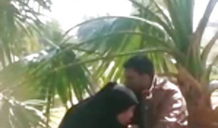 برهنگی عمومی سارا دیوانه و مادر سکسی که چشم به در خانه می سایت عکس سکسی خارجی زند