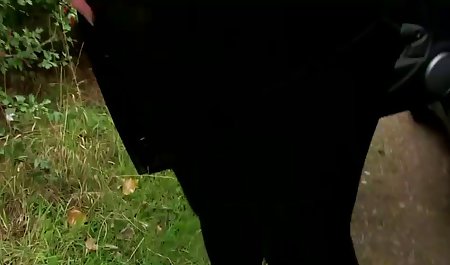 زیبایی در عینک سکس داستانی خارجی در تعطیلات در ترکیه عاشقانه تعطیلات را با یک پسر لاغر و سالخورده اش آغاز کرد