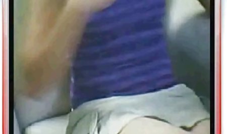 Creampie درون خود را با مالیدن انگشت سکس تپل خارجی در مقابل کلیتوریس بیدار کرد