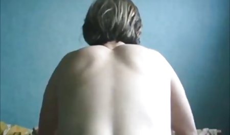 دو دوست دختر لباس زیر زن همسایه بزرگتر را دانلود فیلم سینمایی خارجی سکس دعوت كردند و او را با كیسه های مرطوب زین كردند