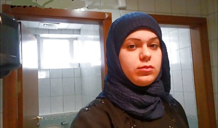 مادر در حال شستشو است و پسرش در حال خفه شدن و برخاستن است ، او فریاد می زند ، قسم می خورد و او را دانلود صحنه های سکسی فیلم اسپارتاکوس می کشد