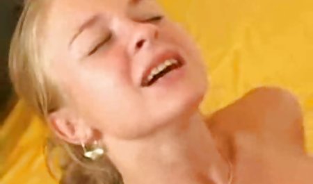 ارمنی گونه ای به یک مادر روسی می دهد و از طریق وب کم پخش می کند و نشانه هایی عکس های سکسی دختران خارجی را از Drocher جمع می کند