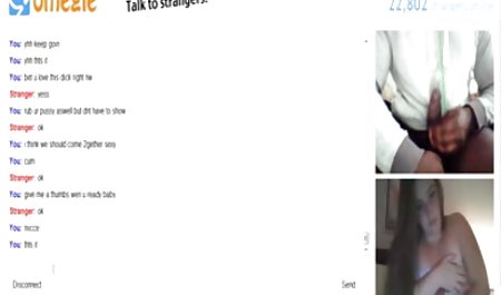 جنایتکار سیاهپوست سکس خارجی لخت در حالی که صاحبان آنها دور هستند یک خدمتکار چاقو را در یک منطقه ثروتمند فرار می کند